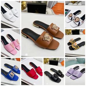 Parijs Dames Luxe Designer Sandalen en Slippers Mode Zomer Meisjes Strand Dames Platte Hakken Sexy Lederen Slippers 35-44