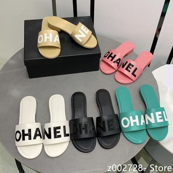 Sandalias de verano para mujer de París, zapatos de marca, chanclas de diseñador de lujo, zapatos de marca, zapatos planos antideslizantes de playa de cuero, zapatillas casuales, nuevos zapatos de diseñador con canal de letras 2C