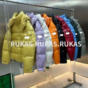 Parkas Femme's Down Coat Short Down Coat épais Hiver Coat 70e anniversaire Design à capuche chauds Badge Imprimé veste Veste de vent Asi