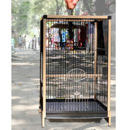 Parrot Cage portable Bird de luxe Portable Cage multifonctionnelle Concaruie Métal Péony Wren Cage de reproduction Cage Nest Bird Nest Pet Bird Supplies