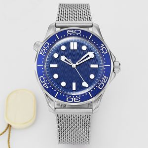 BEZEL Lichtgevend 60e jubileumhorloge 42 MM Automatische mechanische keramische bezel Herenhorloges Horloge roestvrijstalen band Draaibare lunette Transparante beperkte achterkant