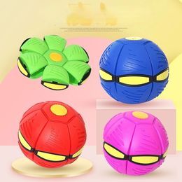 Feestballonnen vliegen UFO Flat Throw Disc Ball met LED Light Magnetic Balls Kids Toy Outdoor Games Garden Beach Toys Sports 230105