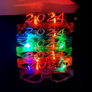 Decoración de fiesta LED Light Up 2024 Gafas Brillantes Gafas intermitentes Rave Shutter Shades Eyewear para Año Nuevo Niños Adultos Tamaños C09