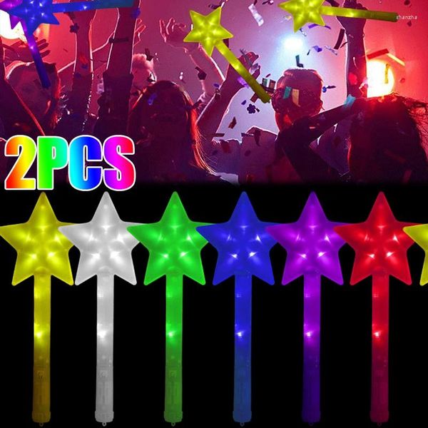 Décoration de fête 1 / 2pcs LED Glow Sticks Colorful Flash Star Stick Kids Light Up Toy pour le mariage d'anniversaire de Noël dans les accessoires sombres