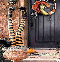 Party Decoratie 1 paar Halloween Evil Witch -benen Rekten ondersteboven tovenaar voeten met bootbelang ornament voor voortuin Lawn Drops7152558