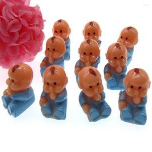 Decoración de fiestas 100pcs azules pequeñas muñecas de plástico para bebés favores de ducha para pasteles decoraciones de bricolaje 14 x 25 mm