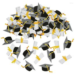 Décoration de fête 100pcs Graduation Bachelor Hat Paper Confetti 2024 Félicitations Table fournit des accessoires de diy po