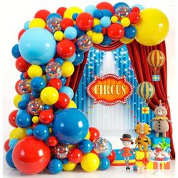 Décoration de fête 105pcs Cirque Ballon Arc Kit et couronne de carnaval Red Blue jaune