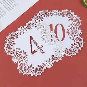 Décoration de fête 10pcs / ensemble Numéros de table 1-10 11-20 Mini Pearl Paper Laser Cut Number Cards for Weddings Banquet Wedding