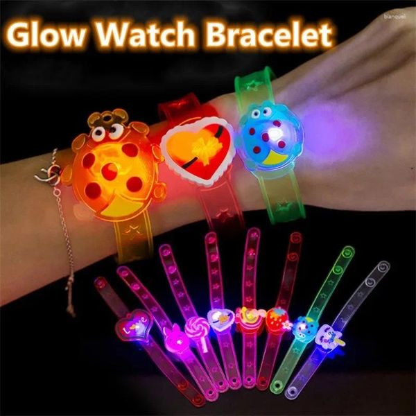 Decoración de fiestas 12/24 piezas luces LED Pulsera creativa Reloj Flash Wrist Novely Multicolor Light Toys Gift for Kid Luminous