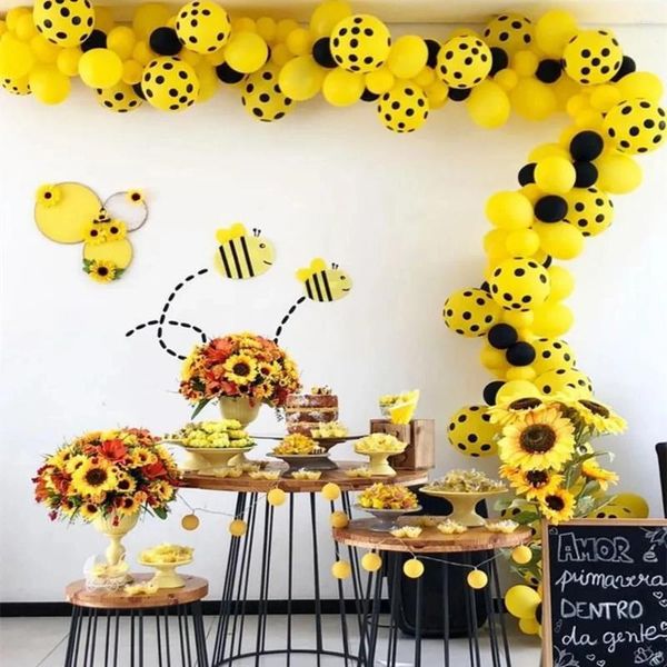 Décoration de fête 122pcs Ballon à thème d'abeille Garland Arch Kit 12 pouces Black Pot à points jaunes Ballous