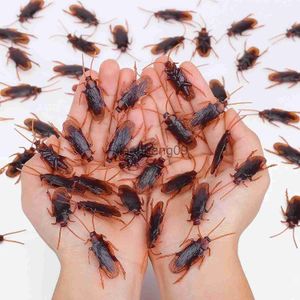 Décoration de fête 12pcs Artificielle Faux Cafard Halloween Props Drôle Trick Joke Jouets Réaliste Cafards Bug Halloween Spoof Décoration Cadeau x0905