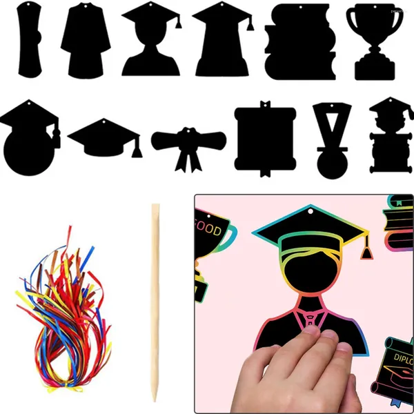 Décoration de fête 12pcs Graduation Scratch Paper Art Diy Artisanat d'arts de dessin coloré avec 12 caves banderoles pour