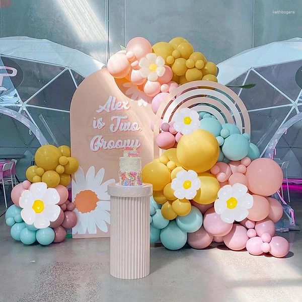 Décoration de fête 140pcs Ballon Daisy Garland Arch Kit Groovy Fleur Thème pour l'anniversaire Baby Shower Wedding Double Layer