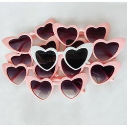 Décoration de fête 1pcs mariée à être amour lunettes de soleil en forme de coeur pour douche nuptiale Bachelorette poule fournitures