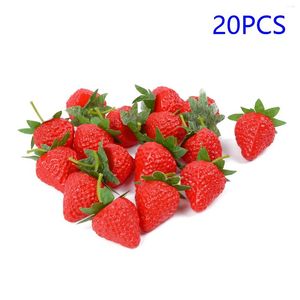 Décoration de fête 20pcs 3,6x3 cm Plastic artificiel Proplete de fraises Diy Simulation de fruits à la maison Décor de salle de cuisine