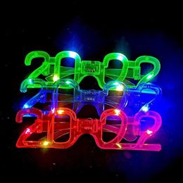 Décoration de fête 24pcs Numéro 2022 LED Glowing Clignotant Lunettes Light Up Mariage Carnaval Cosplay Costume Anniversaire Eye Christmas288B