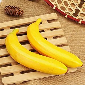 Décoration de fête 2pcs 20cm bananes artificielles en plastique décoratif faux fruit affichage réaliste festives et fournitures pour la maison ou les affaires