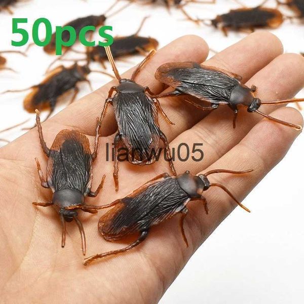 Décoration de fête 550pcs gadget Halloween cafards en plastique blague accessoires de décoration jouet en caoutchouc gags blagues pratiques jouets insectes en plastique cafard x0803