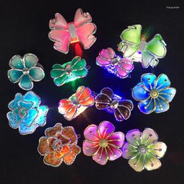 Decoración de fiesta, 5 unidades por lote, suministros de Halloween, pinza para el pelo con flores Led, tocado intermitente, trenza, recuerdos de boda, brillo por fibra de cabello