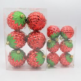 Décoration de fête 6pcs Boules de Noël Arbre de Noël Galvanoplastie Peint Fraise Pendentif Cadeau Pour Enfants Maison Suspendue PendantParty