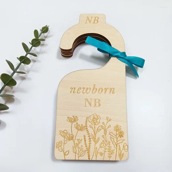 Décoration de fête 7pcs pour bébé séparateurs nés fournit des cartes d'étape en bois cartes pépinières organisateurs de garde-robe po accessoires