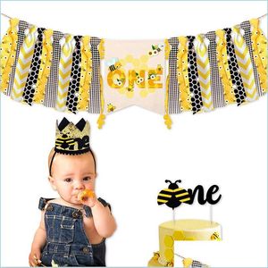 Décoration de fête Abeille Premier anniversaire Chaise haute Bannière Gâteau Topper Couronne Chapeau Thème Souvenir Enfants Po Boot Drop Livraison 2021 Hom Mxhome Dhexf