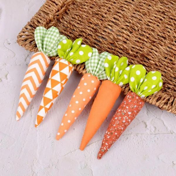 Party Decoration Carrot Toys 5pcs Pâques Ornements de tissu artificiel carottes pour décorations de maison