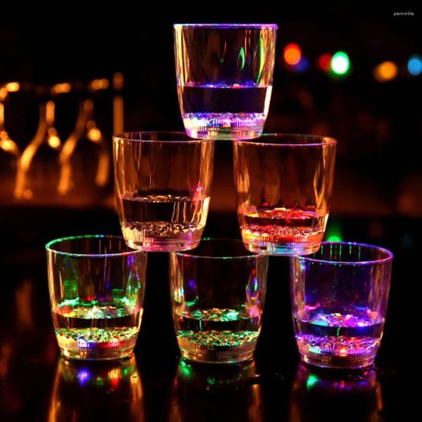 Decoración de fiestas Creative LED Light Cups Flashing Cups Smart Liquid Active Plastic Cup Wedding Body Beer Beer Drinkware para bares