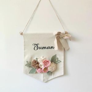 Decoración de fiesta, nombre personalizado, banderines florales de cumpleaños, cartel de flores hecho a mano de fieltro suave, carteles de lona de arpillera Shabby Chic