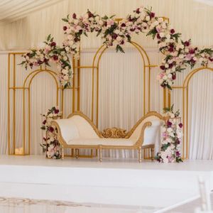 Décoration de fête Cadre en métal différent Luxe Romantique Toiles de fond Étagère extérieure Pelouse Arche de mariage Support de fleurs Panneau d'affichage Panneau de bannière Stand