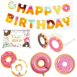 Feestdecoratie donut thema gelukkige verjaardag achtergrond lay -out voor kinderen serie ballonbanner