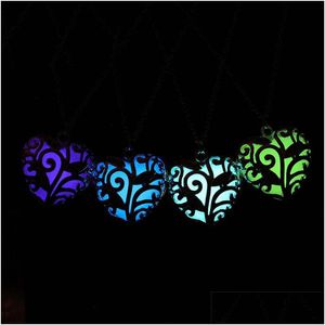 Fête Décoration Fluorescence Collier Femmes Amour Coeur Cadeau Lueur Dans Le Sombre Pendentif Avec 48 Cm Chaîne Bleu Vert Rose Bijoux Lz0487 Dh9C8