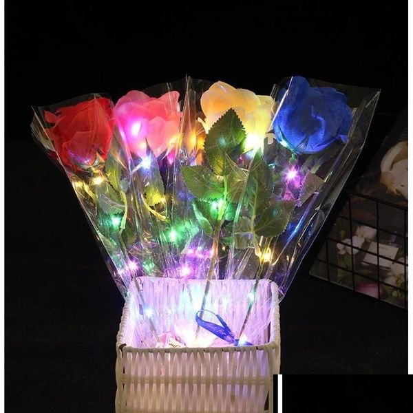 Decoración de fiesta Rosas artificiales brillantes Flores LED Iluminan tallo largo Rosa de seda falsa para bricolaje Ramo Mesa Centro de mesa Atmosp para el hogar Dhayq