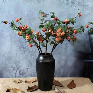 Feestdecoratie hoogwaardige appelfruittak met groene bladeren kunstbloemen huis tafel decor flores kunstmatige rekwisieten loquat