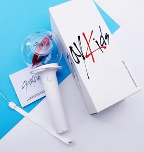 Feestdecoratie KPOP Stray Kids LightStick Concerten Glow Lamp StrayKids Light Stick Verbinding Verandert Kleur4700002