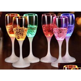 Décoration de fête LED Verres à flûte à champagne allument des tasses à vin clignotantes Drinkwear activé par liquide pour les festivals d'anniversaire de mariage B Dh0Mv