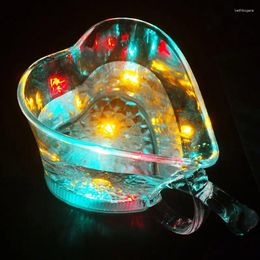 Décoration de fête Couple LED Cup lumineux s'allume lorsqu'il est exposé à l'induction d'eau colorée clignotant amour cadeau de la Saint-Valentin