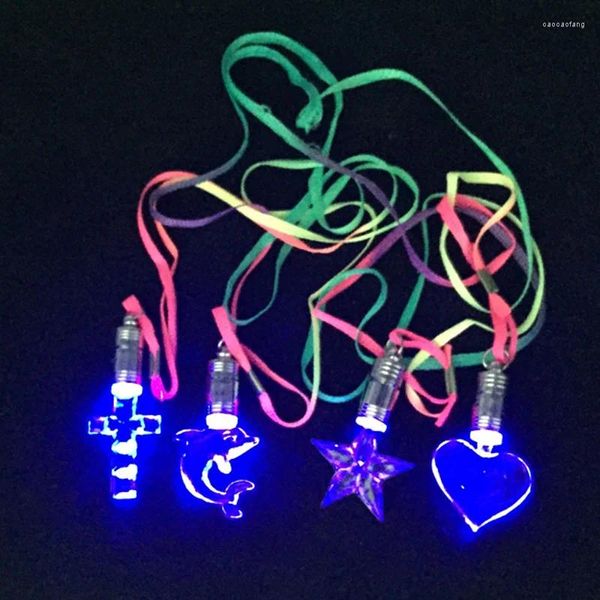 Decoración de fiestas LED Juguetes Collar colgante Glow in the Dark Choker Luminoso para niños Cadena de regalos de mujeres Navidad