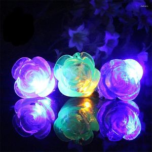 Party Decoration LED Wedding Jurk 20 -st/Lot Plastic flitsende lichte roos Modelring Knipperend gemengde kleur zachte rave glow vinger ringen