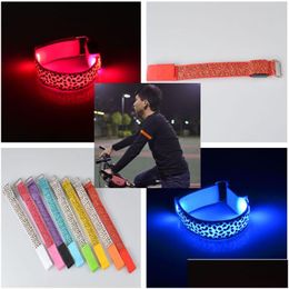 Décoration de fête Bracelet à main léopard Bracelet LED Lumière réfléchissante Shine Flash Glowing Bracelets de brassard lumineux Poignet Vacances Vélo DHS5G