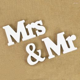 Décoration de fête Mr. White Wooden Letter Sign Marding Ornements DIY BODING PO Prop Table Table Supplies