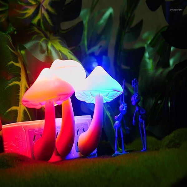 Décoration de fête Champignon Prise murale LED Capteur Nuit Lumière Lampe de mode Bébé Jeunes enfants Décor Fournitures Glow 2021