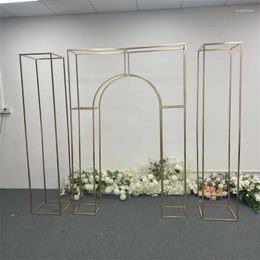Feestdecoratie buiten vergulde boog bruiloft ijzeren scherm kader podium bloem plank achtergrond