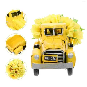 Feestdecoratie retro eettafel decor gele vrachtwagen model planken decoratieve items bijen festival het bord lente