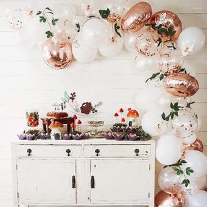 Décoration de fête en or rose et ballon blanc garland arc kit en latex feuilles artificielles pour le mariage de mariage de mariage d'anniversaire décor