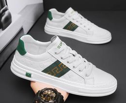 Feestontwerper witte schoenen mannen prom schoenen echt lederen lente mode Engeland buiten comfort running sport veter-up vrijetijds sneakers trainers 67126