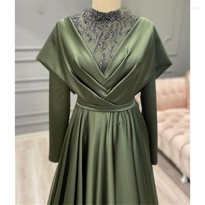 Feestjurken 2023 Elegante moslimavondjurk lange mouwen lange mouwen hoge nek kralen applicaties speciale gelegenheid satin vestido de gala