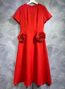 Robes de fête 2024 Fashion printemps rouge noir robe longue de haute qualité fleur fleur déco à manches courtes élégant vestido mujer
