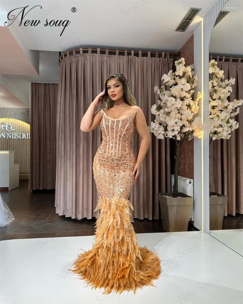 Vestidos de fiesta ASO EBI Gold Feathers Celebrity Hermosa Mermaid Mermaid Vestido de novia Dubai Cumpleaños Femenino Túnicas de noche